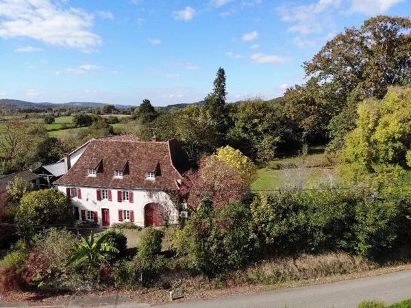 Belle maison de village avec gîte indépendant et 6500m² de parc
