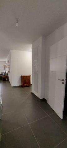 30.GARD.NIMES. Appartement traversant de grand standing de 81 m² avec 2 terrasses loggia dans résidence hautement sécurisée, quartier centre-ville CARRE D'ART