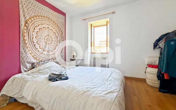 Maison à vendre    4 pièces •  Lagorce