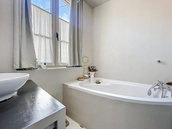 Maison mitoyenne 1 côté Linselles Secteur Linselles-Vallée Lys 184 m²