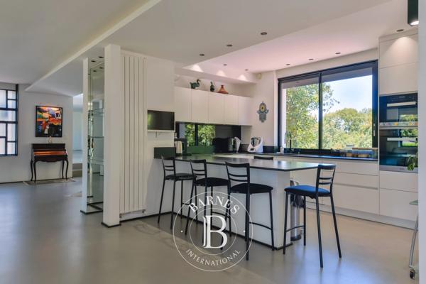 Tassin-la-Demi-Lune, Maison 6 Chambres -  440 m² à vendre