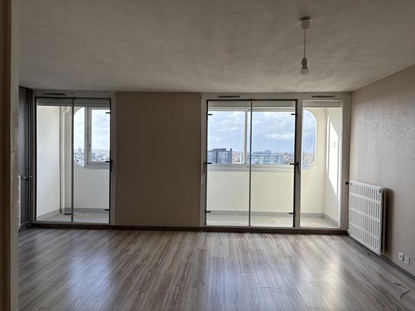 Appartement
         5 pièces
        - 108 m² 150 000 € *