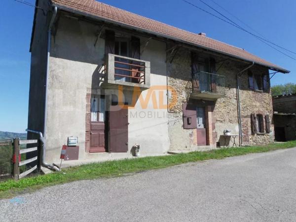 ancien corps de ferme avec dépendances une grange sur étable