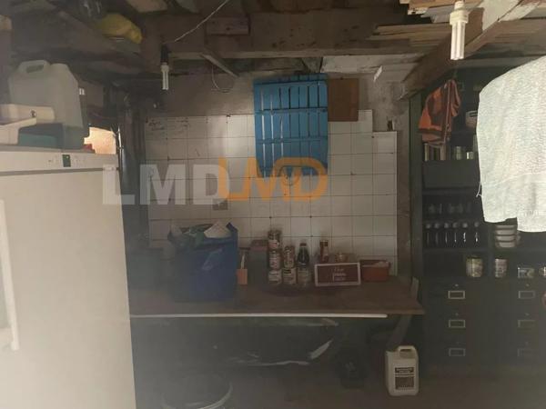 ancien corps de ferme avec dépendances une grange sur étable