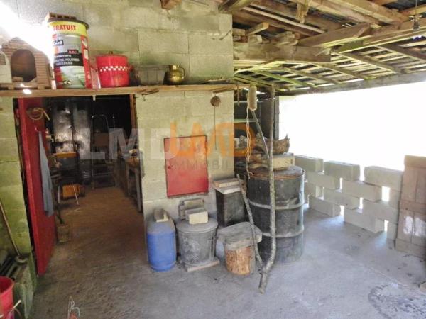 ancien corps de ferme avec dépendances une grange sur étable