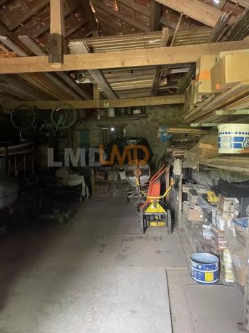 ancien corps de ferme avec dépendances une grange sur étable