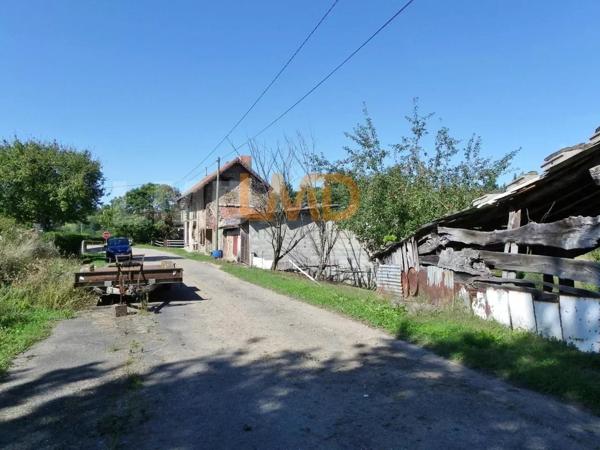 ancien corps de ferme avec dépendances une grange sur étable