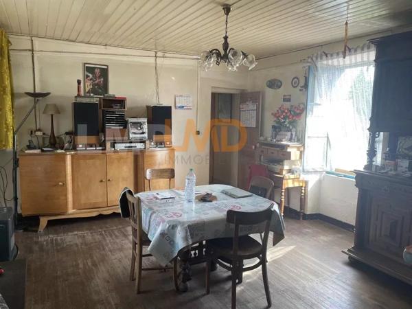 ancien corps de ferme avec dépendances une grange sur étable