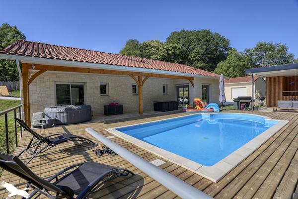 Maison à vendre 339 000 € Sarlat-la-Canéda 5 p 117 m² DPE A