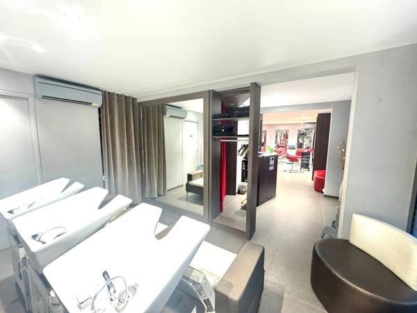 Fonds de commerce à vendre LE CHESNAY (78) - SALON DE COIFFURE 57 m² - CENTRE VILLE