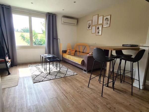 RDC avec jardin- Calme - Entièrement Meublé - 2 Places de Parking