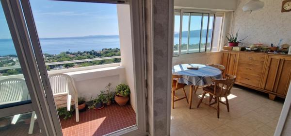 VUE PANORAMIQUE T5 AVEC TERRASSE + DOUBLE GARAGE et CAVE!