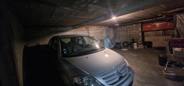 VUE PANORAMIQUE T5 AVEC TERRASSE + DOUBLE GARAGE et CAVE!