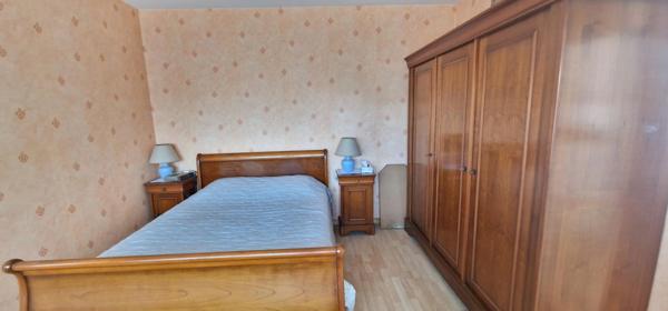 VUE PANORAMIQUE T5 AVEC TERRASSE + DOUBLE GARAGE et CAVE!