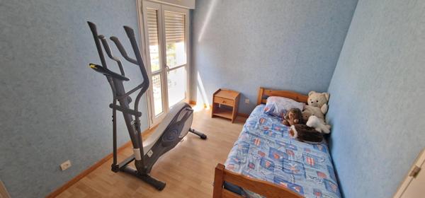 VUE PANORAMIQUE T5 AVEC TERRASSE + DOUBLE GARAGE et CAVE!