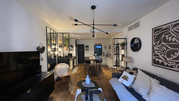 Saint-Tropez (83990) Saint-Tropez, magnifique appartement à deux pas du port