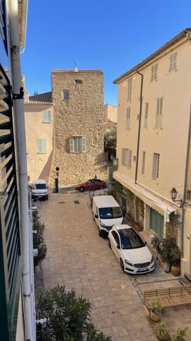 Saint-Tropez (83990) Saint-Tropez, magnifique appartement à deux pas du port