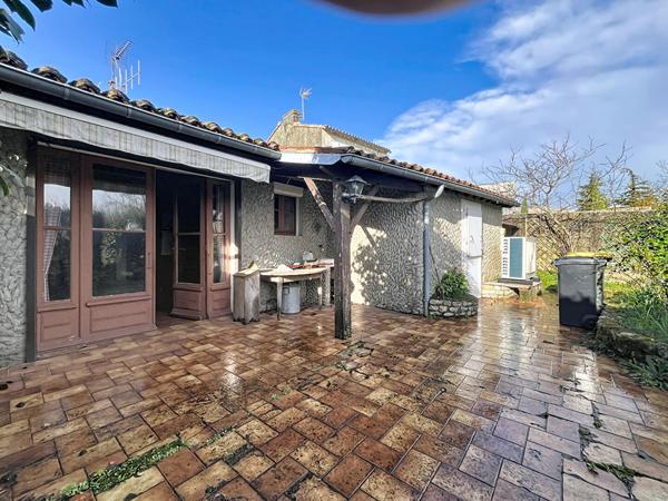 Maison à vendre à Pissotte - 5 pièces avec garage double