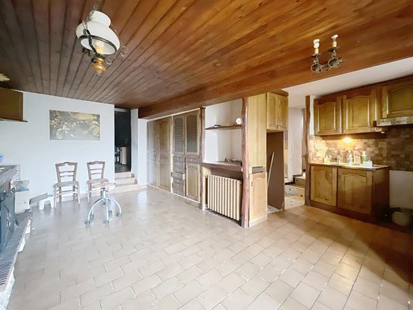 Maison à vendre à Pissotte - 5 pièces avec garage double