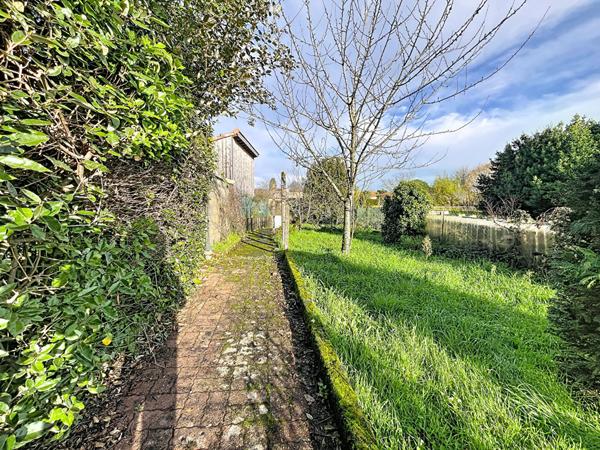 Maison à vendre à Pissotte - 5 pièces avec garage double