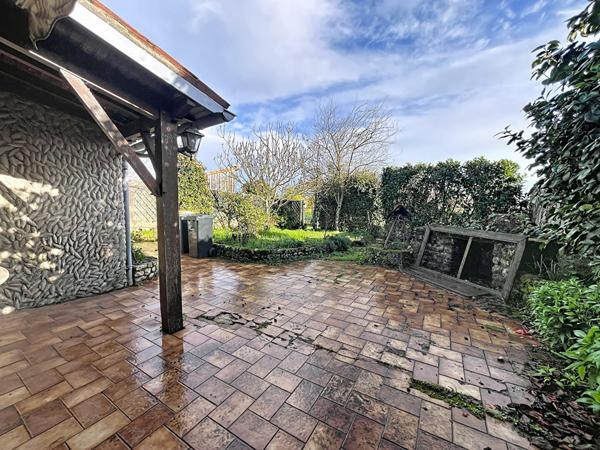 Maison à vendre à Pissotte - 5 pièces avec garage double