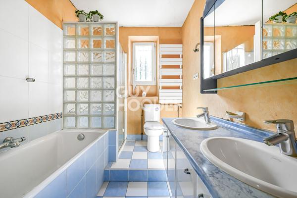 EXCLUSIVITÉ GUY HOQUET - Maison d'exception à vendre à Rueil-Malmaison - Bois Préau