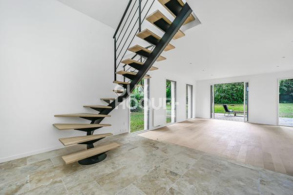 EXCLUSIVITÉ GUY HOQUET - Maison d'exception à vendre à Rueil-Malmaison - Bois Préau