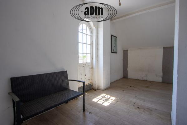 Maison
                                                                                                                                                                                                                                                                                                                        5 pièce(s)                                                                                                                                                                                                          4 chambre(s)                                                                                                                                                                                                          165  m²