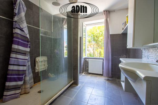 Maison
                                                                                                                                                                                                                                                                                                                        5 pièce(s)                                                                                                                                                                                                          4 chambre(s)                                                                                                                                                                                                          165  m²