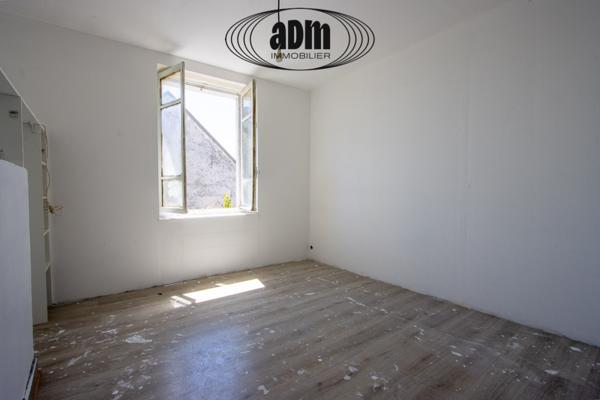 Maison
                                                                                                                                                                                                                                                                                                                        5 pièce(s)                                                                                                                                                                                                          4 chambre(s)                                                                                                                                                                                                          165  m²