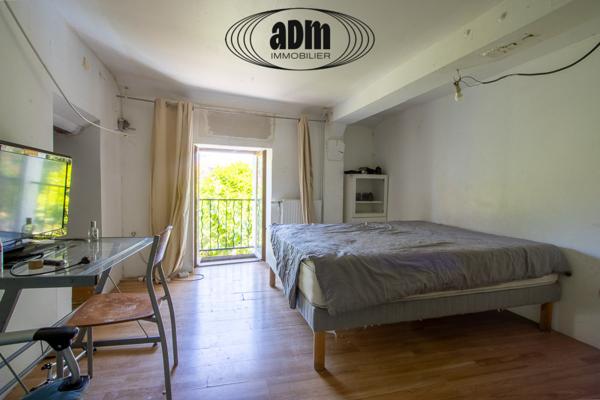 Maison
                                                                                                                                                                                                                                                                                                                        5 pièce(s)                                                                                                                                                                                                          4 chambre(s)                                                                                                                                                                                                          165  m²