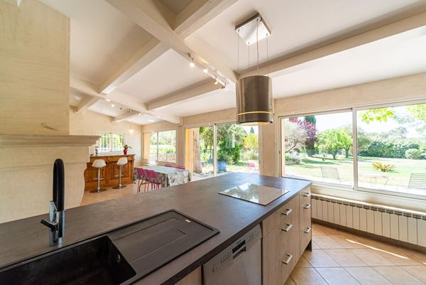 Maison de plein pied Aix En Provence 6 pièce(s) 185 m2