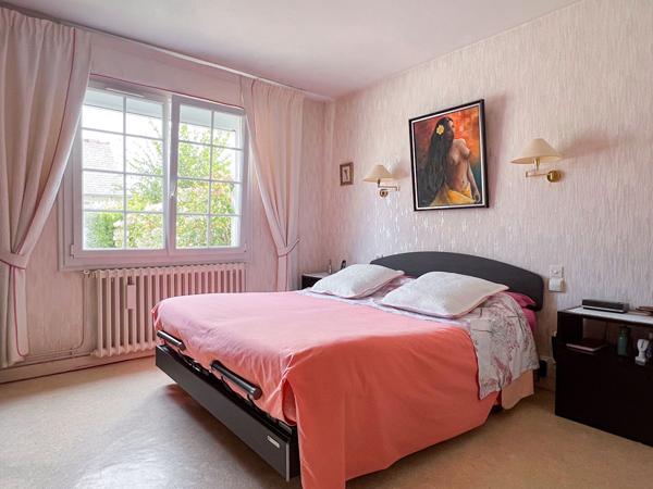 Maison d'exception à vendre sur Saint Saturnin sur Loire, havre de paix et de lumière