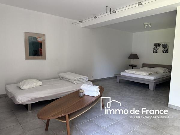 Maison bourgeoise sur terrain de 17210 m² avec piscine