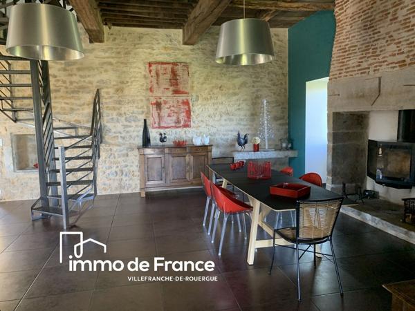 Maison bourgeoise sur terrain de 17210 m² avec piscine