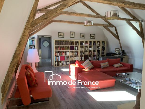 Maison bourgeoise sur terrain de 17210 m² avec piscine