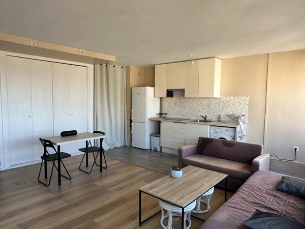 Appartement à louer 2 pièces meublé à NANTERRE PREFECTURE (92)