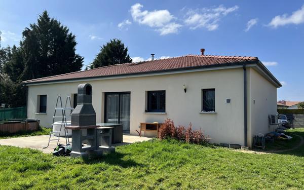 Maison à vendre    5 pièces • 99,89 m2 Veyrac