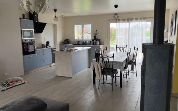 Maison à vendre    5 pièces • 99,89 m2 Veyrac