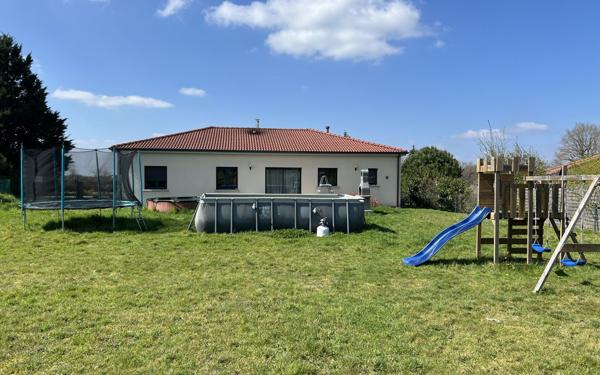 Maison à vendre    5 pièces • 99,89 m2 Veyrac