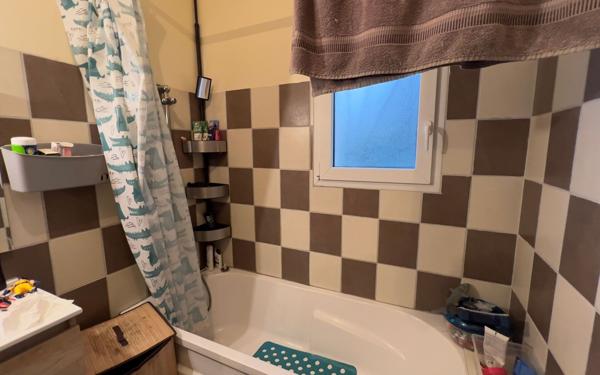 Maison à vendre    5 pièces • 99,89 m2 Veyrac