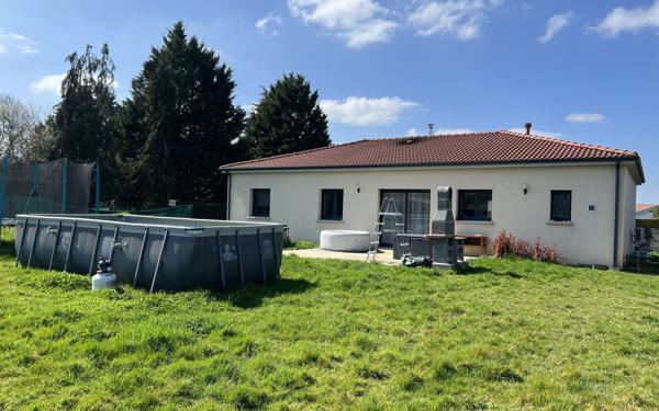 Maison à vendre    5 pièces • 99,89 m2 Veyrac
