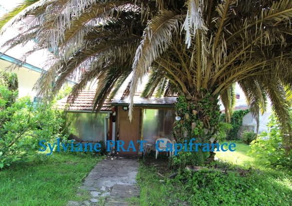 SAINT-JEAN-DE-LUZ Maisonnette de 19.61 m² carrez 33 m² au sol à rénover