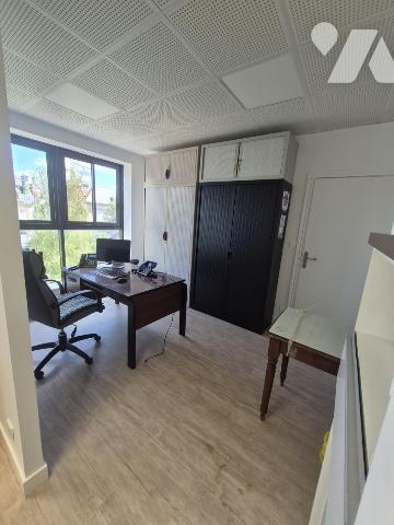 AVENUE CAMUS IMMEUBLE DE STANDING BUREAUX 