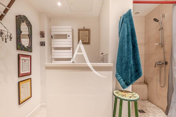 Grand studio en très bon état et accès PMR