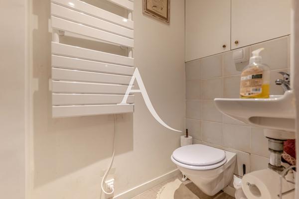 Grand studio en très bon état et accès PMR