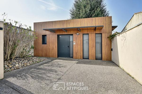 L’havre de quiétude, son local professionnel indépendant et son studio.