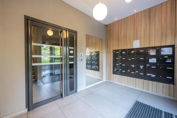 APPARTEMENT 2P avec LOGGIA et PARKING (À VENDRE LOUÉ) - CERGY PREFECTURE