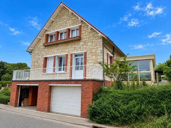 Maison
         6 pièces
        - 155 m² 391 000 € *