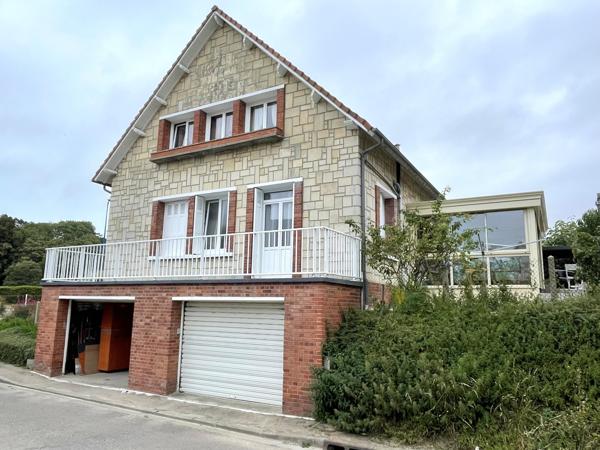 Maison
         6 pièces
        - 155 m² 391 000 € *